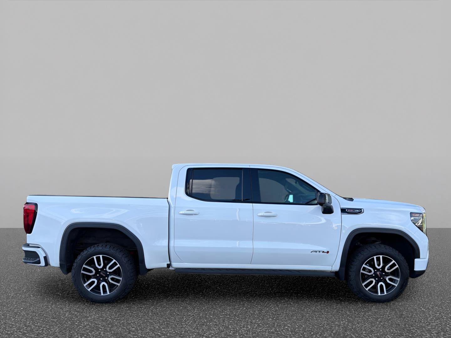 Certified 2022 GMC Sierra 1500 AT4 w/ AT4 Premium Package AWD/4WD image 8