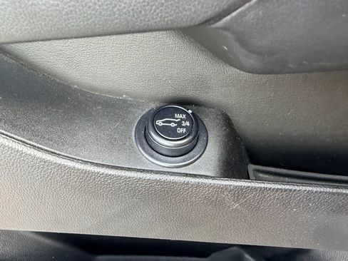 Used 2016 Cadillac SRX Luxury image 17