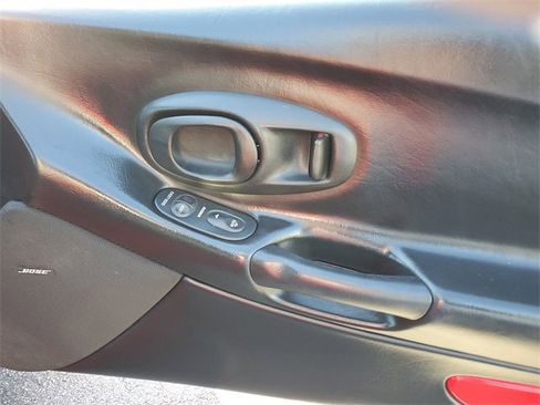 Used 2002 Chevrolet Corvette Coupe w/ Preferred Equipment Group2 image 13