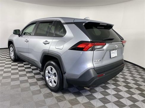 Used 2022 Toyota RAV4 LE image 7