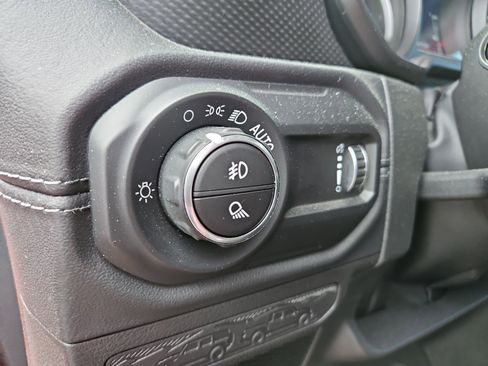 Used 2024 Jeep Gladiator Rubicon AWD/4WD image 22
