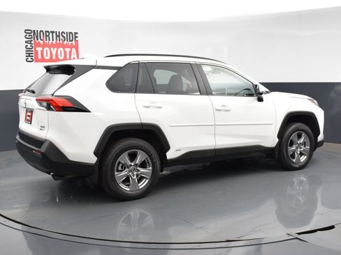 Used 2025 Toyota RAV4 XLE image 4