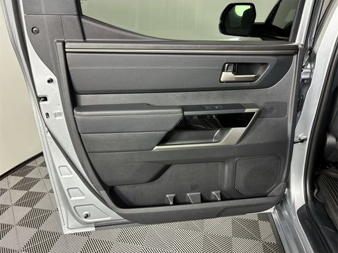 Used 2025 Toyota Tundra Limited image 29