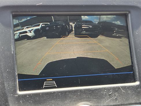 Used 2019 Chevrolet Equinox LT image 16