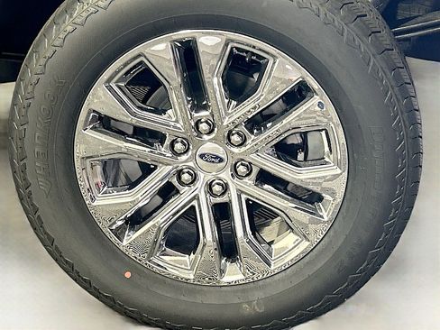 New 2025 Ford F150 Lariat w/ Equipment Group 502A High image 32