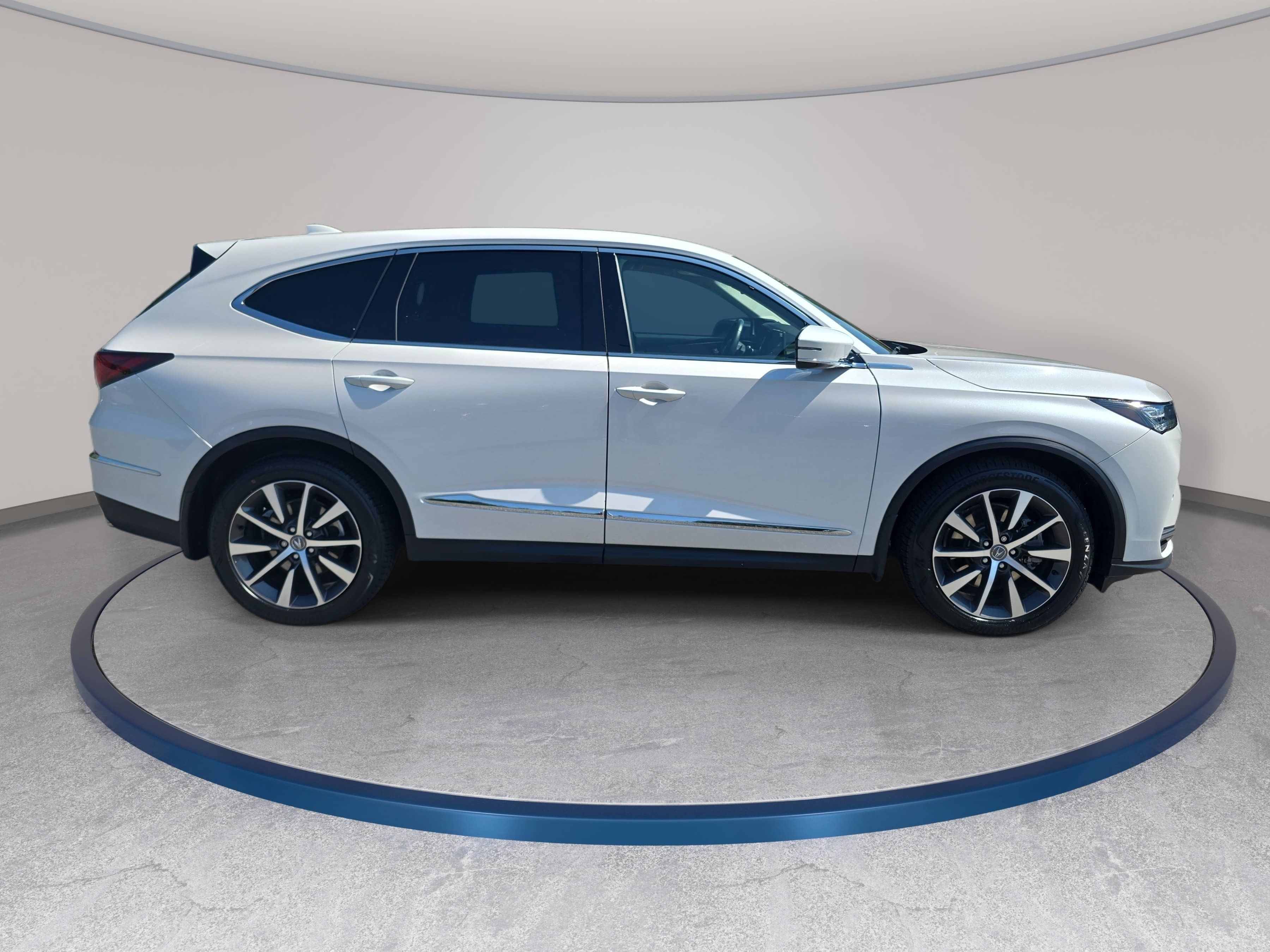 Certified 2025 Acura MDX w/ Technology Package FWD image 4