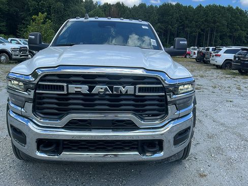 New 2025 RAM 5500 2WD Regular Cab image 3