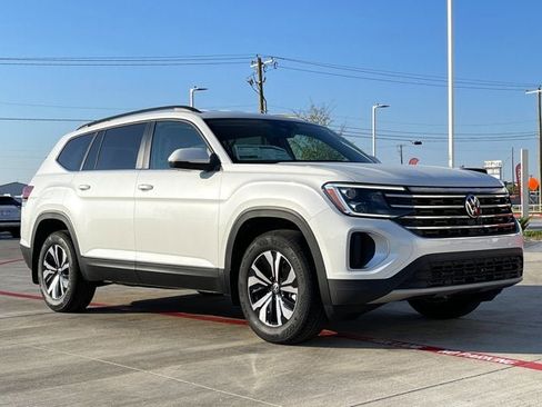 New 2026 Volkswagen Atlas SE image 6