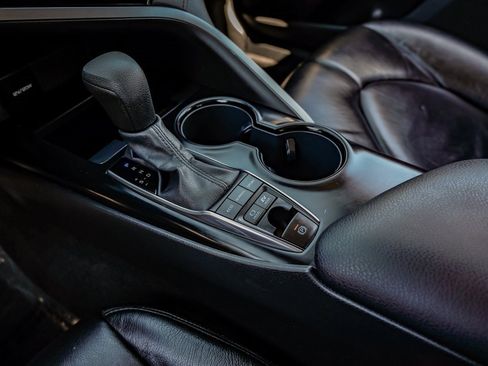 Used 2020 Toyota Camry LE image 26