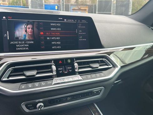 Used 2019 BMW X5 xDrive40i w/ M Sport Package image 14