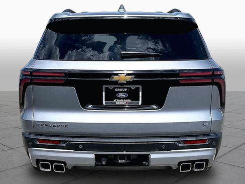 Used 2024 Chevrolet Traverse LT FWD image 5