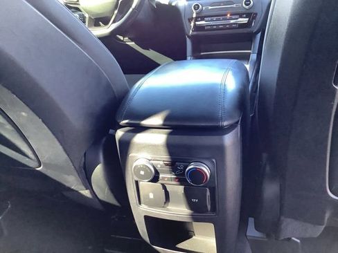 Used 2020 Ford Explorer XLT w/ Comfort Package image 24