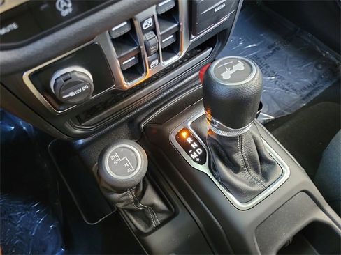 Used 2024 Jeep Wrangler Sport S image 27