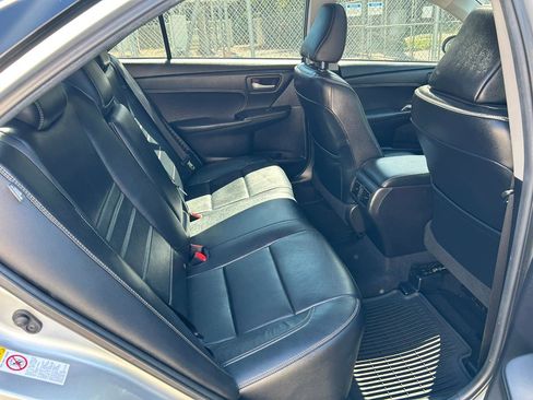 Used 2015 Toyota Camry XLE w/ Moonroof Package image 15