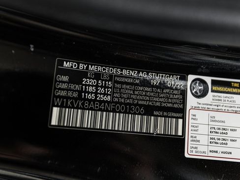 Used 2022 Mercedes-Benz SL 55 AMG 4MATIC w/ Driver Assistance Package image 42