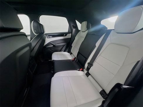 New 2026 Porsche Cayenne Base image 24