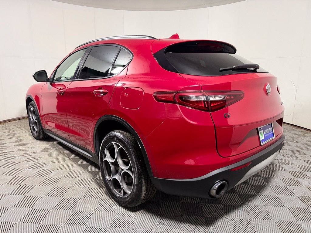 Used 2018 Alfa Romeo Stelvio Sport w/ Quick Order Package 22J Sport AWD/4WD image 4
