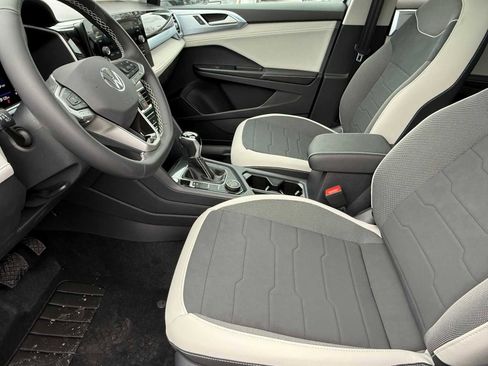 New 2026 Volkswagen Taos SE AWD/4WD image 7