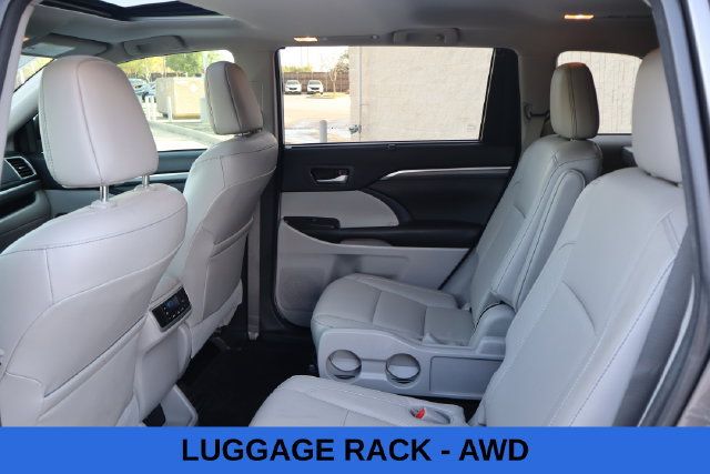 Used 2017 Toyota Highlander Limited AWD/4WD image 6
