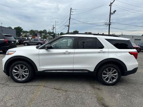 Certified 2023 Ford Explorer XLT w/ Equipment Group 202A AWD/4WD image 4