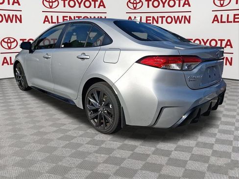 Used 2025 Toyota Corolla SE w/ Convenience Package FWD image 4