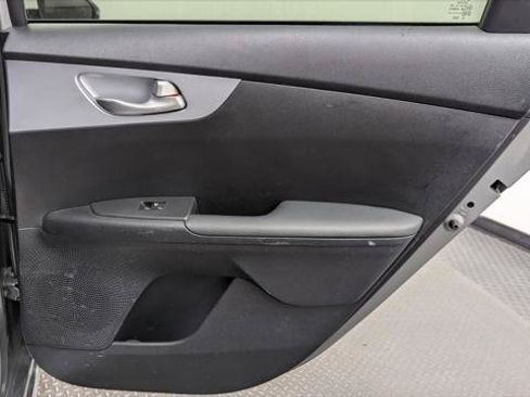 Used 2024 Kia Forte LXS w/ LXS Technology Package FWD image 21