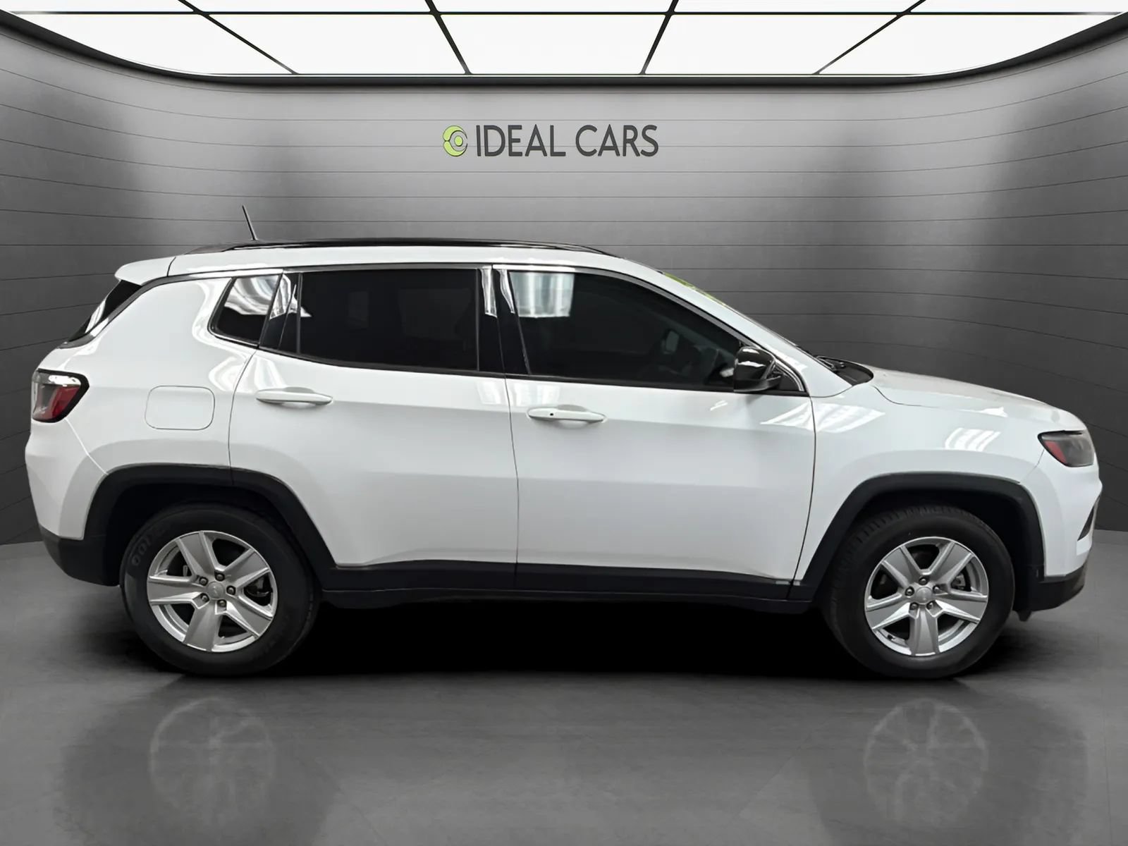 Used 2022 Jeep Compass Latitude FWD image 6