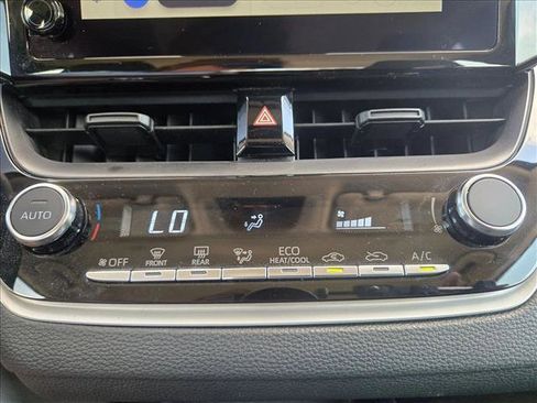 Used 2025 Toyota Corolla LE image 14