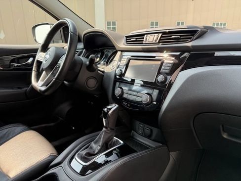 Used 2017 Nissan Rogue Sport SL w/ SL Premium Package AWD/4WD image 24