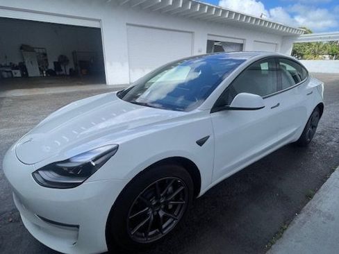 Used 2023 Tesla Model 3 Standard Range image 6