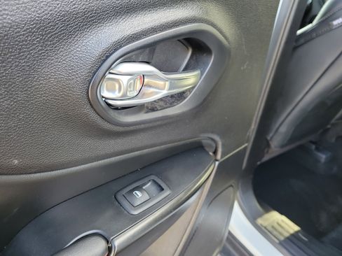 Used 2022 Jeep Cherokee Trailhawk w/ Sun, Sound & Nav Group image 13