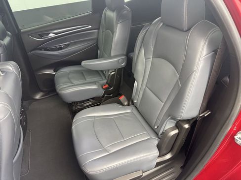 Used 2024 Buick Enclave Premium image 33