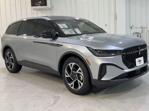 New 2026 Lincoln Nautilus Premier w/ Equipment Group 102A image 3