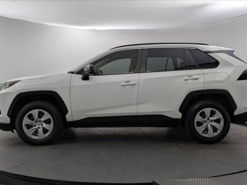 Used 2019 Toyota RAV4 LE FWD image 3