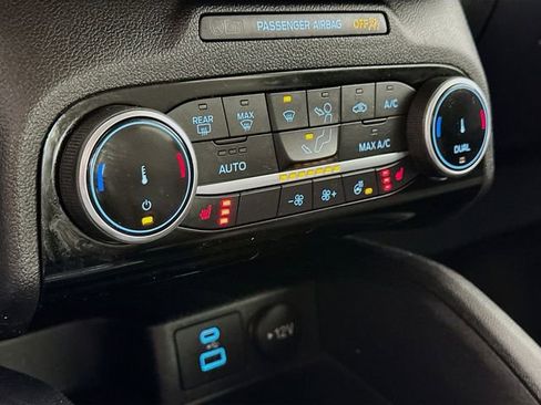 Used 2022 Ford Escape SE w/ SE Sport Appearance Package AWD/4WD image 19