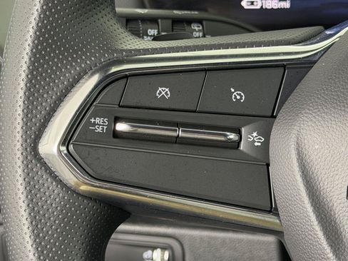 Certified 2025 Chevrolet Equinox EV LT FWD image 23