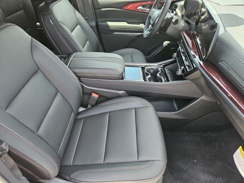 New 2026 Chevrolet Traverse Z71 w/ Enhanced Driving Package AWD/4WD image 10