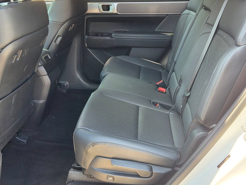 Used 2024 Hyundai Santa Fe SEL FWD image 13