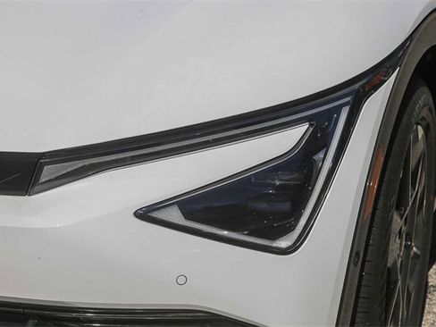New 2025 Kia EV6 Wind image 13