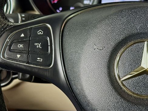 Used 2019 Mercedes-Benz GLC 300 w/ Parking Assistance Package image 13