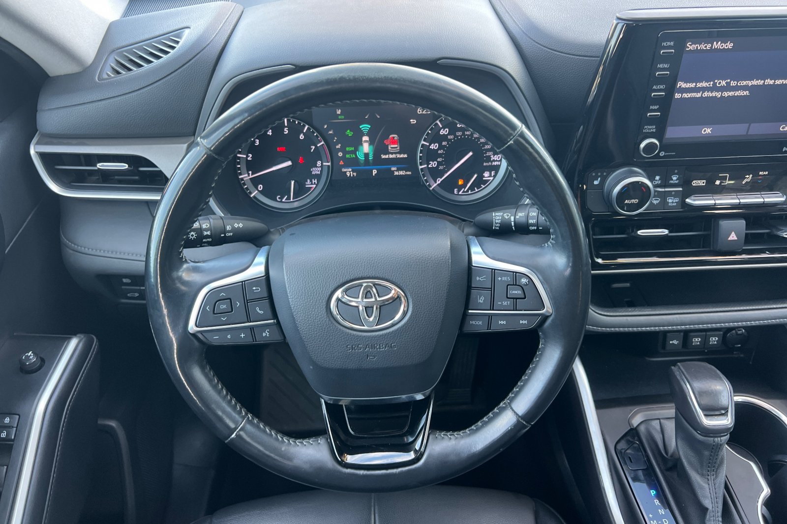 Used 2021 Toyota Highlander XLE FWD image 14