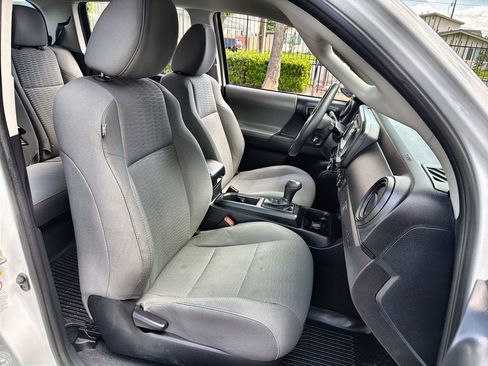 Used 2018 Toyota Tacoma SR w/ SR Convenience Package image 24