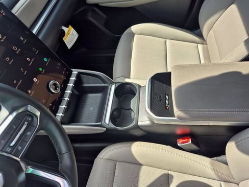 Used 2026 GMC Terrain Elevation w/ Elevation Premium Package FWD image 23