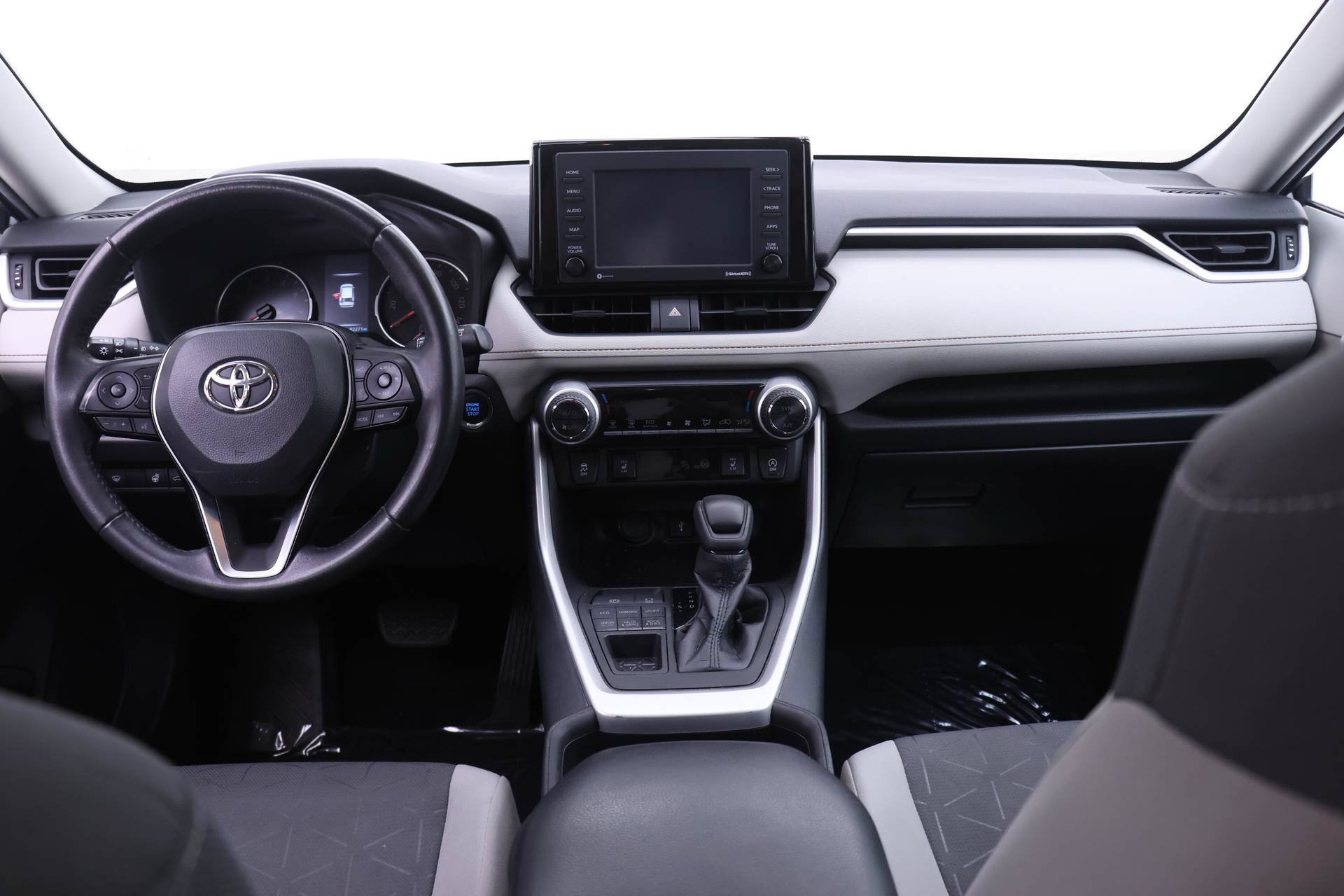 Used 2021 Toyota RAV4 XLE w/ Convenience Package AWD/4WD image 5