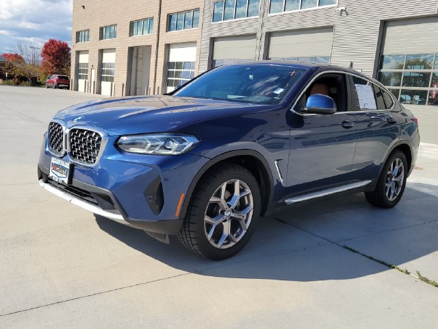 Used 2022 BMW X4 xDrive30i w/ Premium Package AWD/4WD image 4