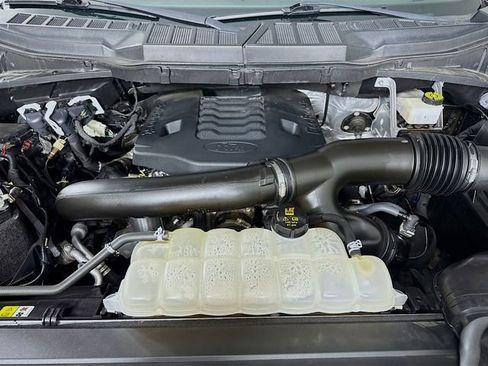 Certified 2022 Ford F150 XLT w/ Equipment Group 302A High image 31