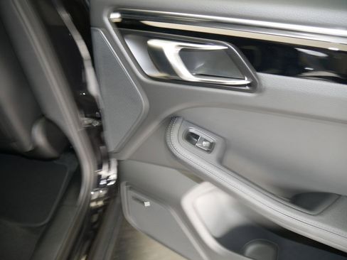 New 2026 Porsche Macan AWD/4WD image 28