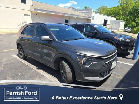 Used 2025 Kia Niro EX FWD image 1