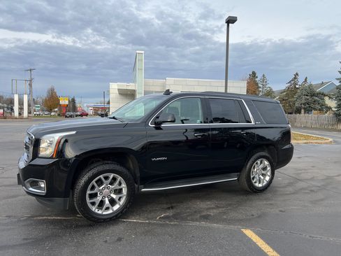 Used 2017 GMC Yukon SLE w/ SLE Value Package image 4