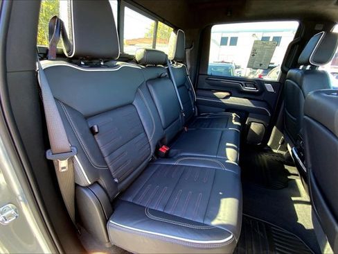 Used 2024 GMC Sierra 2500 AT4X image 27